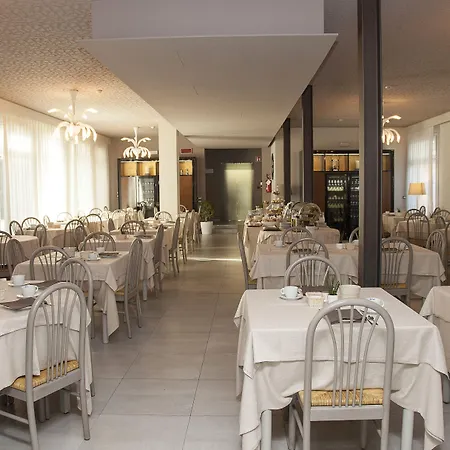 ホテル Helvetia 3*