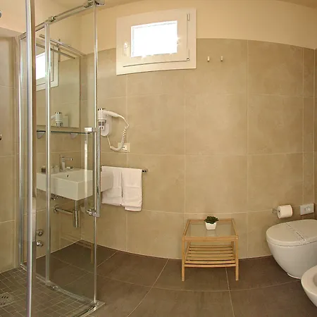 ホテル Helvetia 3*