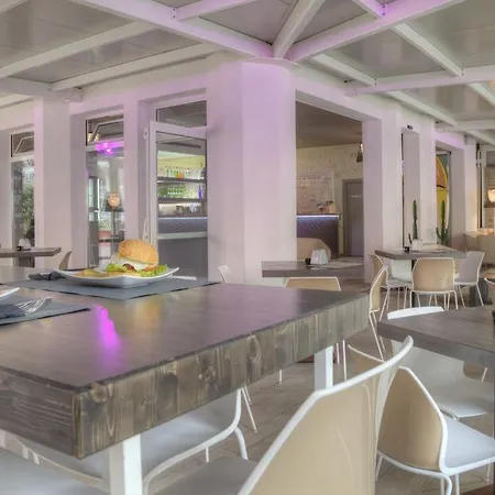 Helvetia ホテル リド・ディ・イエゾロ