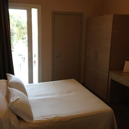 ホテル Helvetia 3*